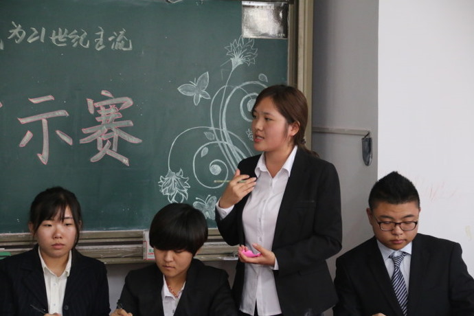 诸侯快讯ok1122官网第三届“纵横杯”新生辩论赛开幕式暨演示赛成功举行